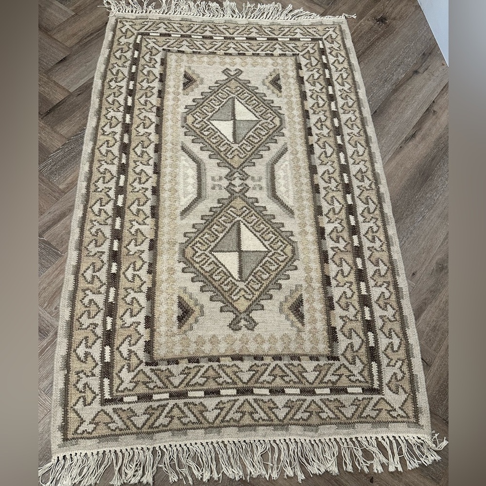 Handwoven Wool Area Rug, 39”x61”